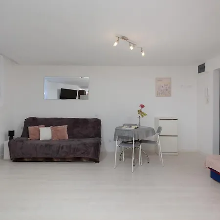 Apartment Underground Studio Ochota By Renters Warsaw